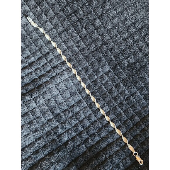 Sterling Silver 925 Italy 7” Twisted Herringbone Bracelet Signed SU 3gm - Picture 10 of 13